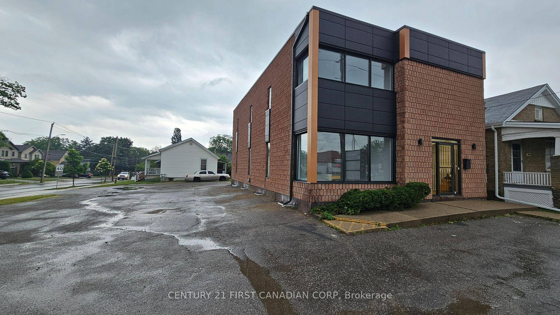 2 Units Available at a Prime Wharncliffe Rd S.