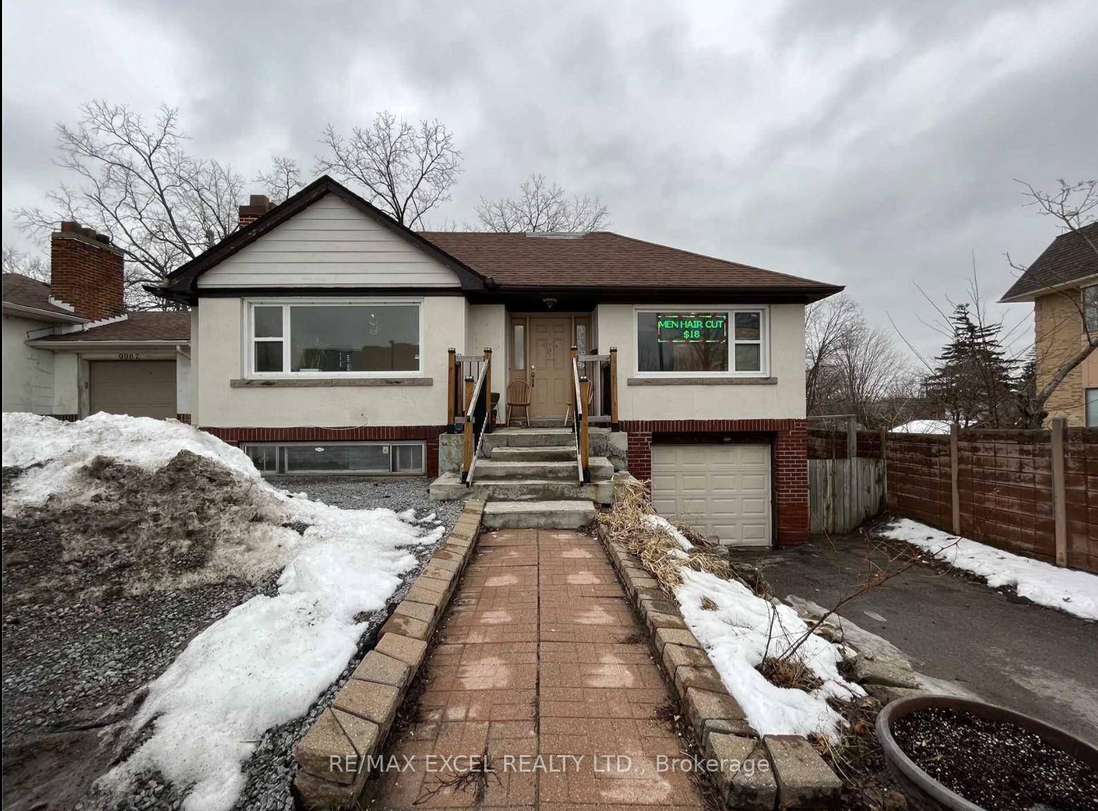 Outstanding commercial opportunity in a highly sought after location in Richmond Hill !