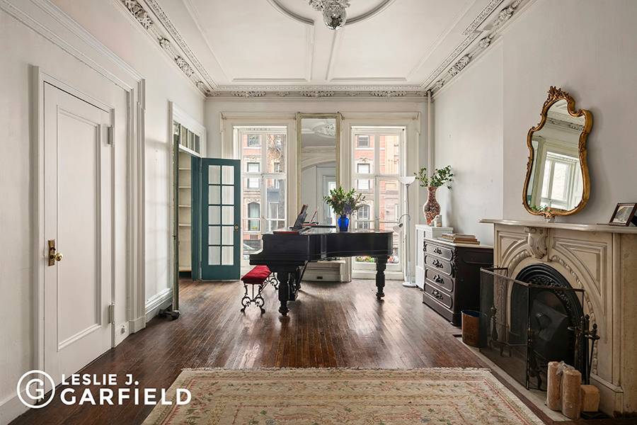 Nestled in the historic West Village among circa 1850 s Italianate townhouses, 258 West 12th Street stands as a prized residence, owned by one family for over 75 years.