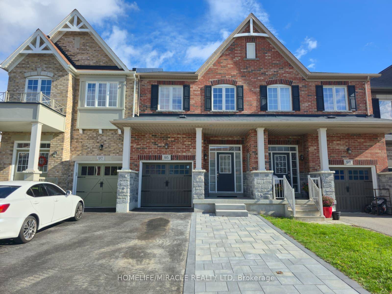 Welcome to this beautiful townhome for lease in North Whitby near Thickson Rd amp ; Taunton Rd, offering over 1, 900 sq.