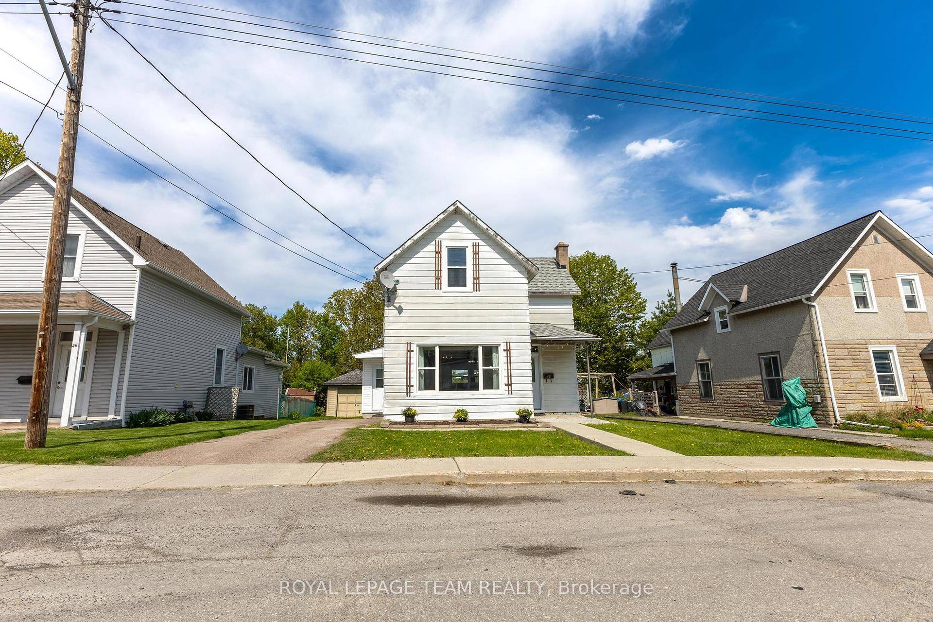 Discover the potential in this single family Arnprior home !