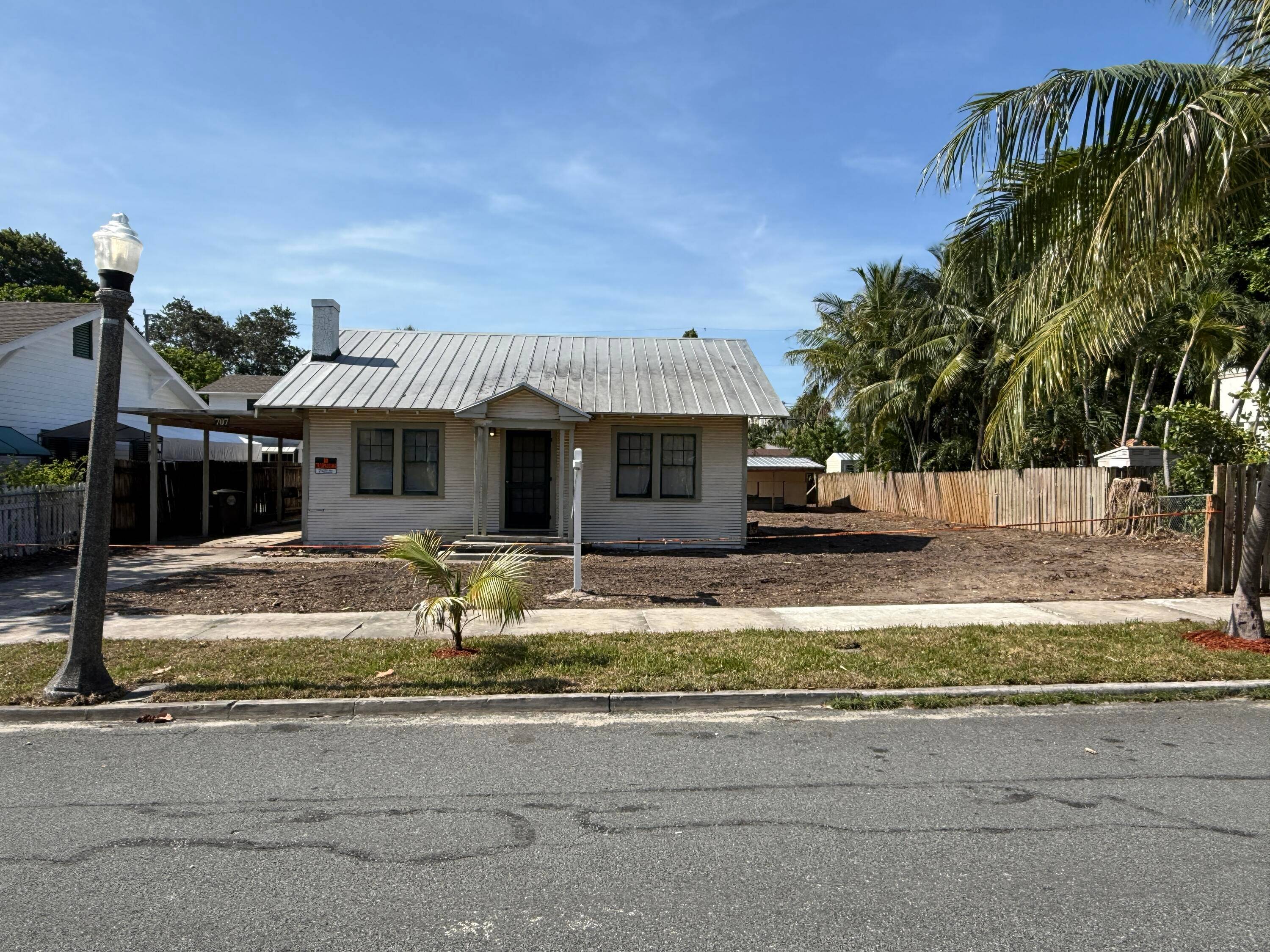 Incredible lot and location !