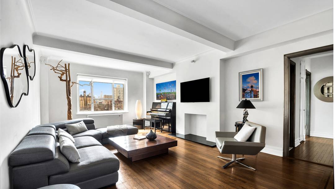 Residence 11A 11E at 7 West 96th Street is a rare and thoughtfully combined home, offering expansive proportions, abundant light, and exceptional flexibility.