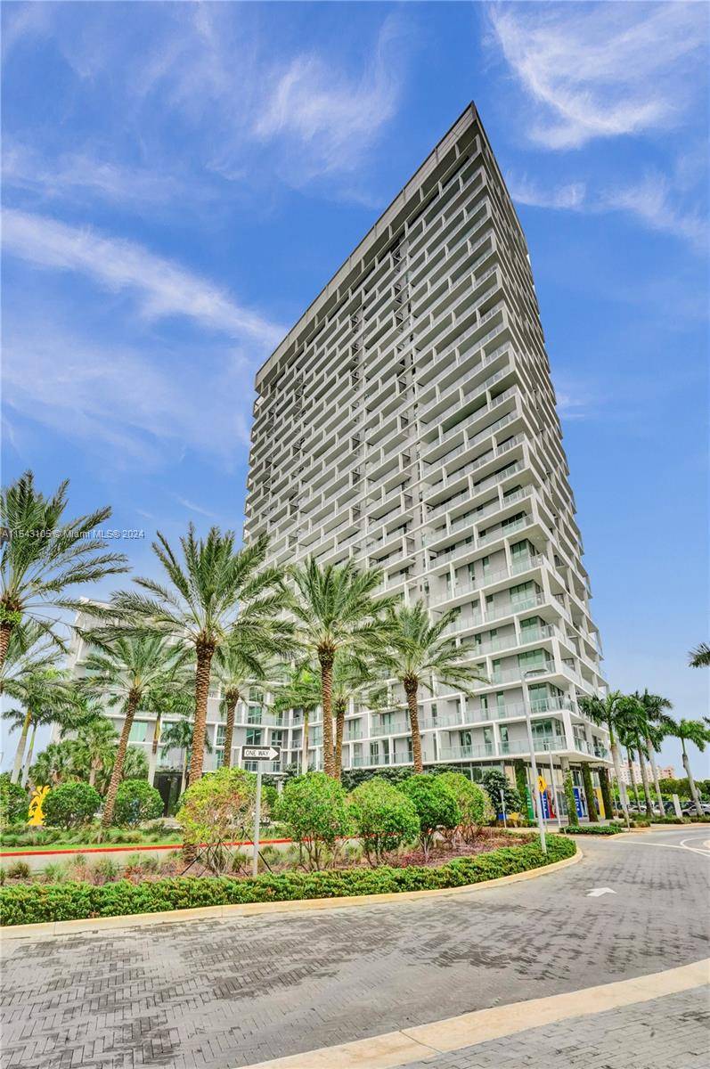 Beautiful 2 Bedroom 2 Bathroom in Modern Metropica.