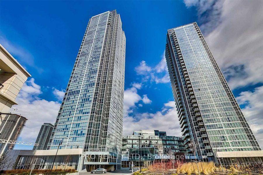 Welcome Home to your Luxury 2 Br Den Condo In the Heart of Vaughan.