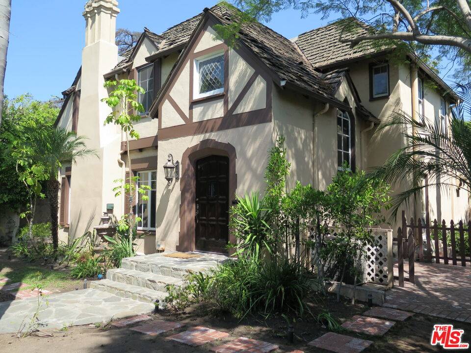 802 S Cloverdale Ave 5BR Hancock Park La