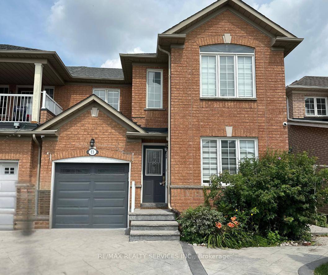 Beautiful and Well Maintained Semi Detached Home for Lease in a highly desirable neighborhood, featuring both living and family rooms for added comfort and space.