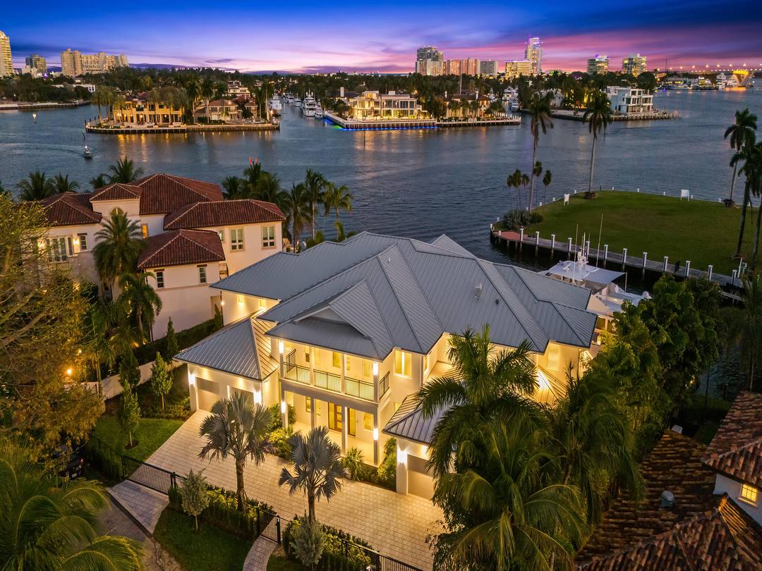 PANORAMIC VIEWS OF INTRACOASTAL WATERWAY !