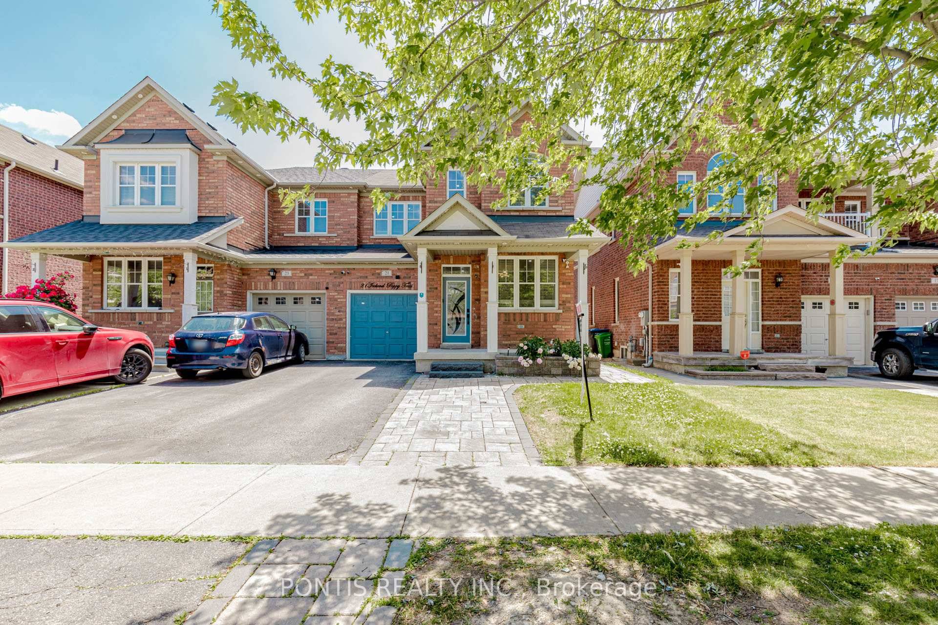 Absolutely Stunning amp ; Move In Ready !