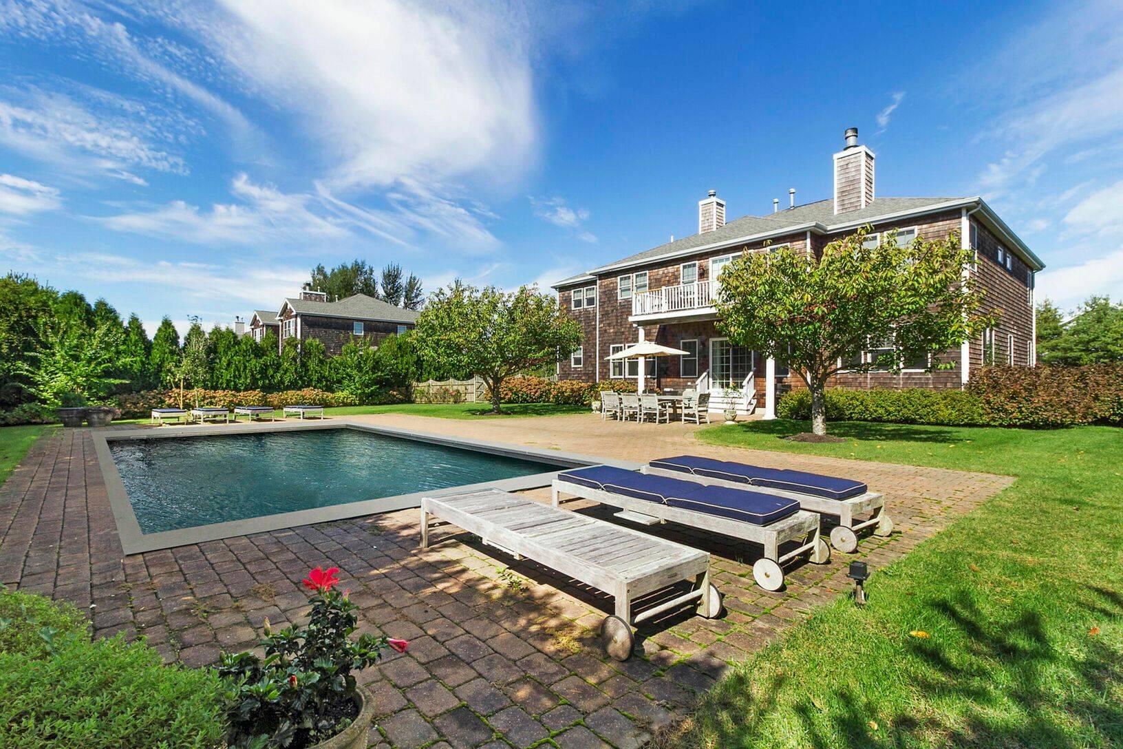 Southampton traditional home with five oversized en suite bedrooms.