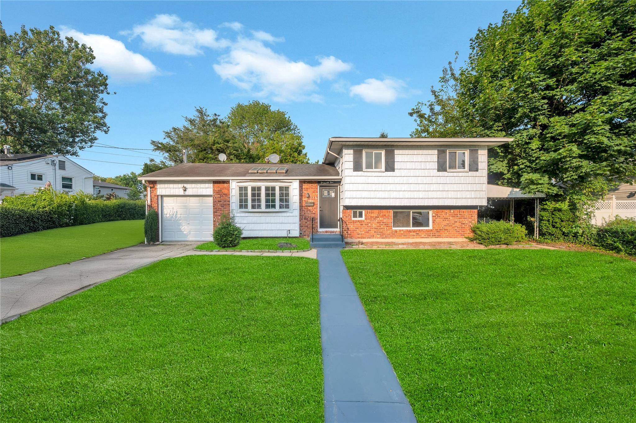 Well Maintained Split Level Home with In Ground Pool amp ; Mother Daughter Potential With Proper Permits !