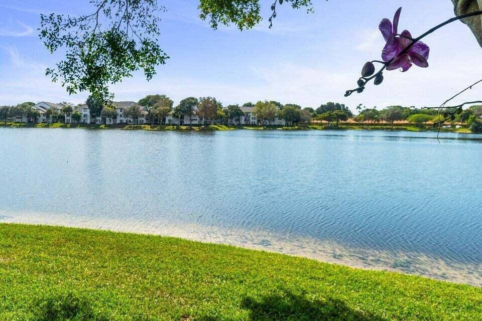 THIS 2 2 CONDO IS EXTREMELY LIGHT BRIGHT WITH THE MOST AMAZING PANORAMIC LAKE VIEWS WITH STUNNING SUNSETS !