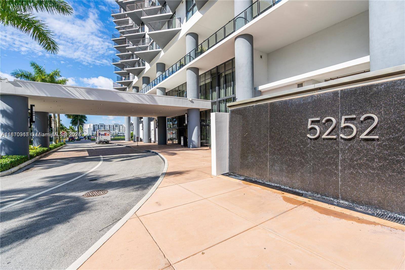 SPECTACULAR LUXURY APARTMENT Discover the perfect blend of comfort and convenience in this spacious 2 bedroom, 2 bathroom apartment located in the heart of Doral.