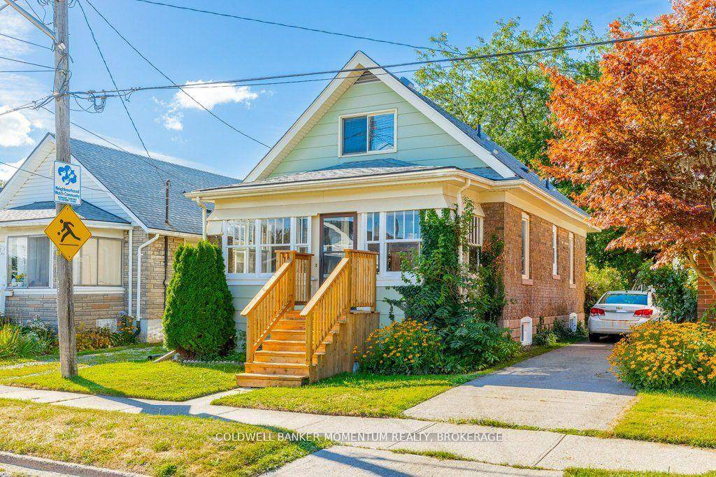 AMAZINGLY renovated brick 3 bedroom close to park and downtown.