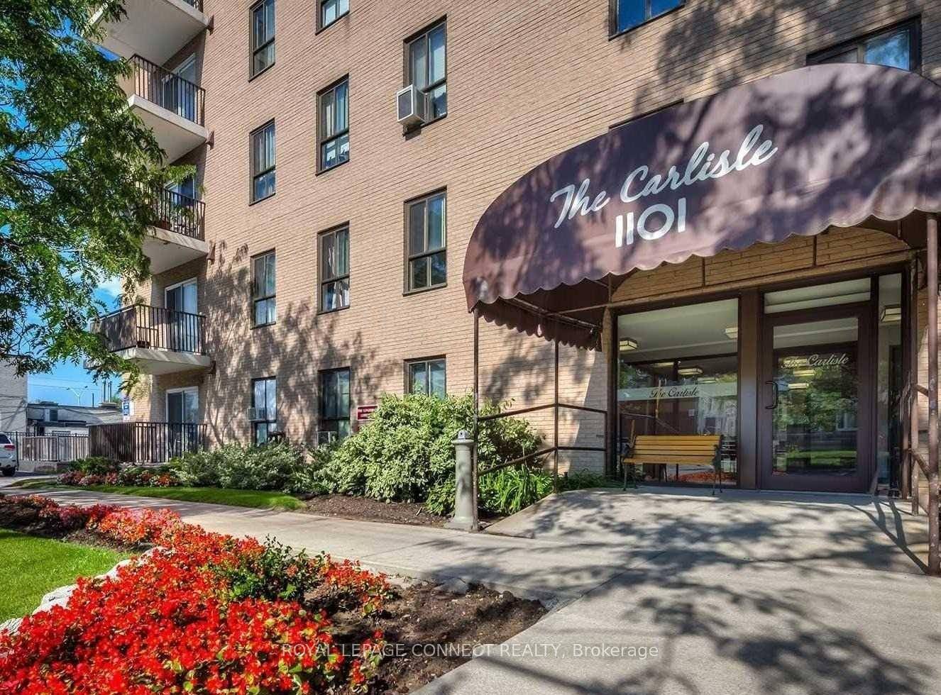 Spacious Corner Unit Near Schools And Shops, TTC at The Door.