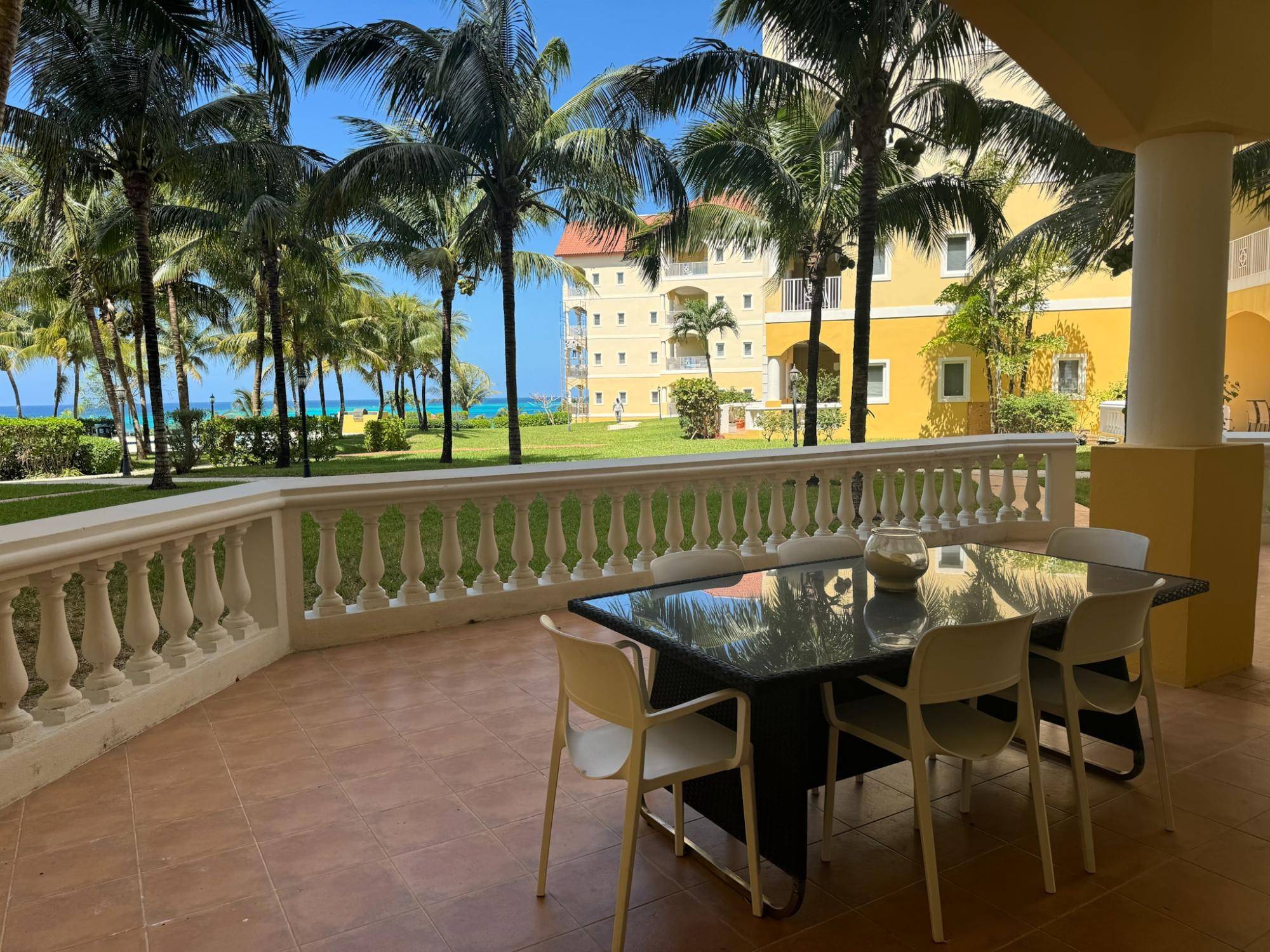 CAVES HEIGHTS Condo New-Providence