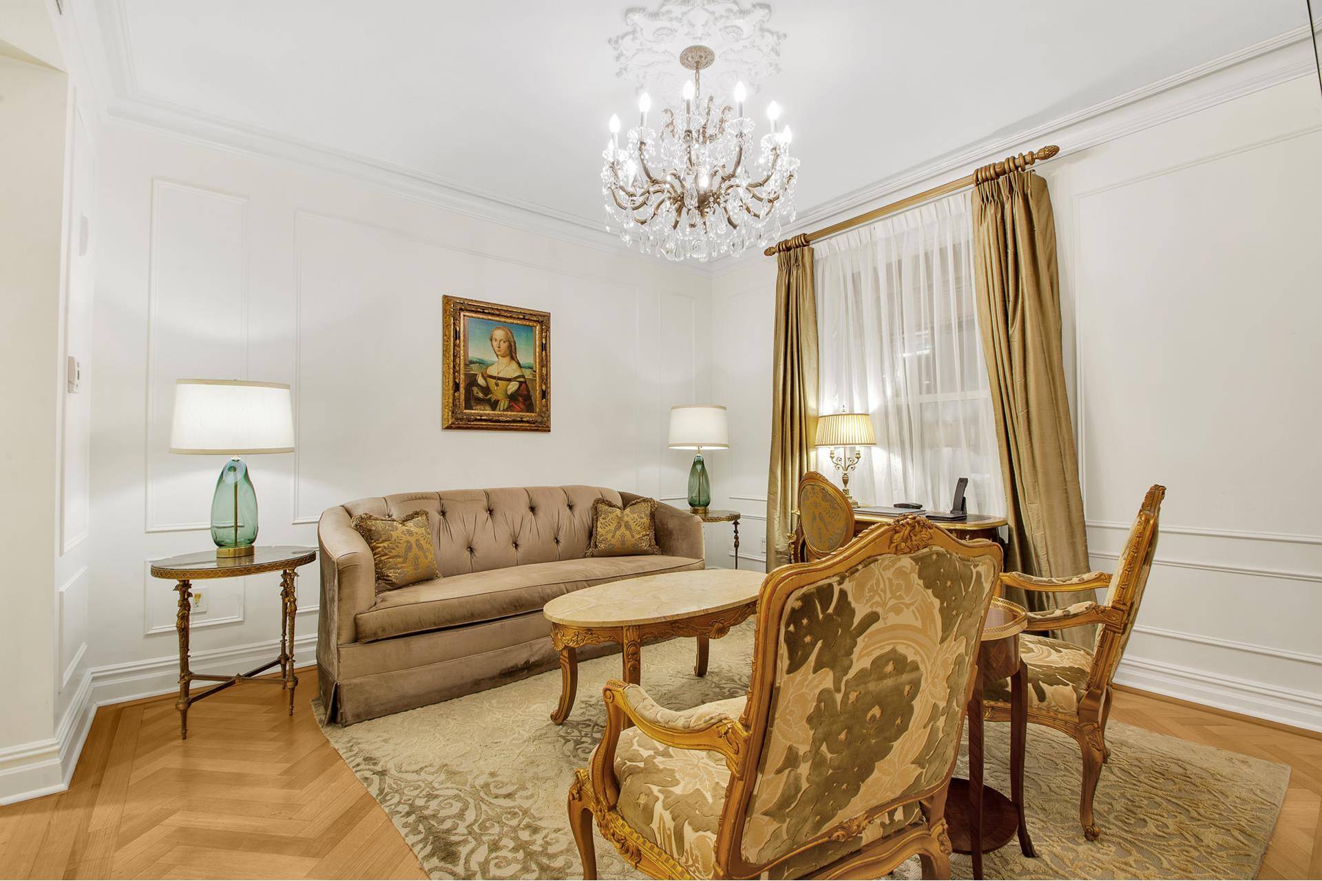 CAP RATE APPRX 8 GREAT INVESTMENT PROPERTY AND PIED A TERRE.