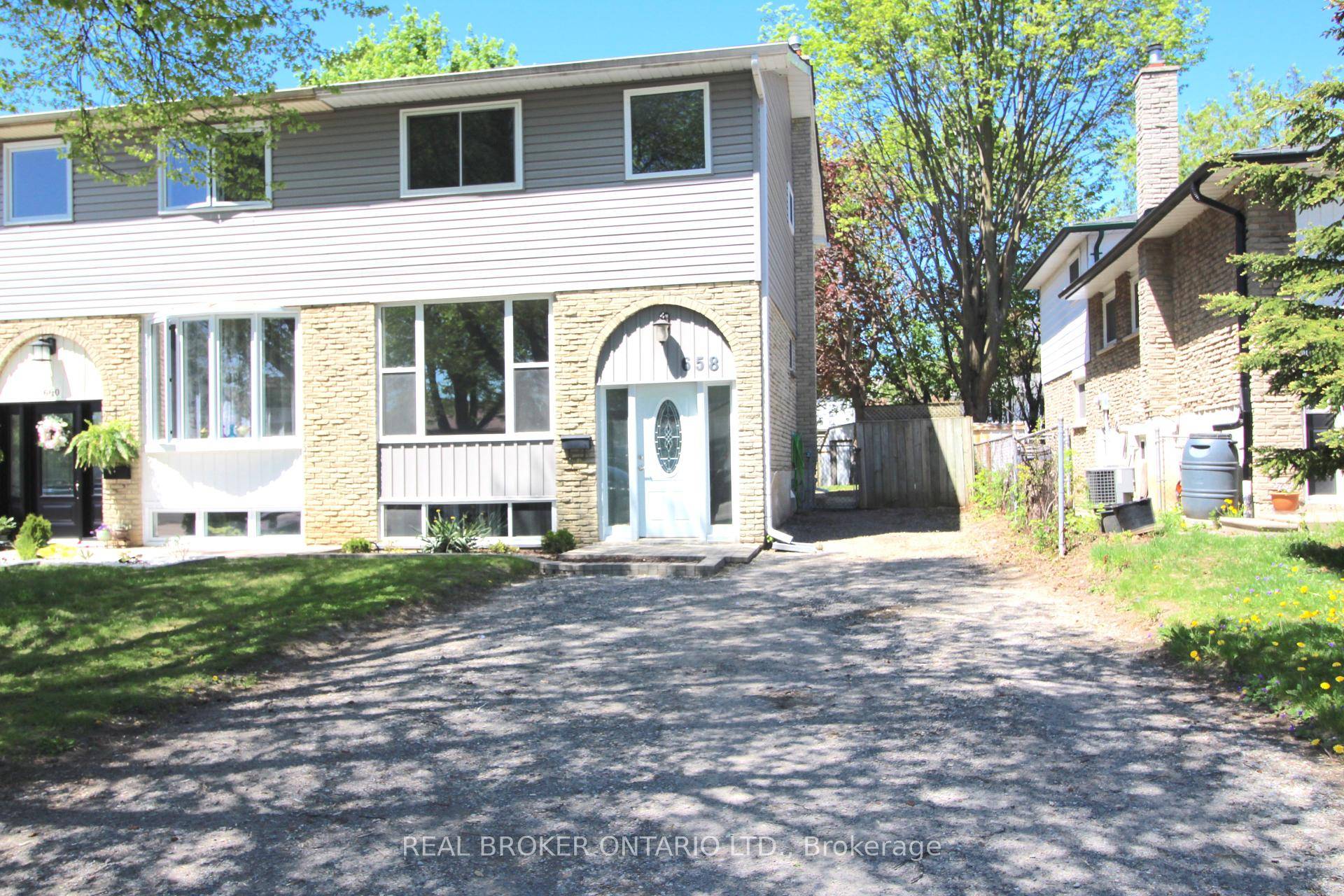 Welcome To A Beautiful, Spacious 3 2 Bedroom House In The Family Oriented Neighbourhood.