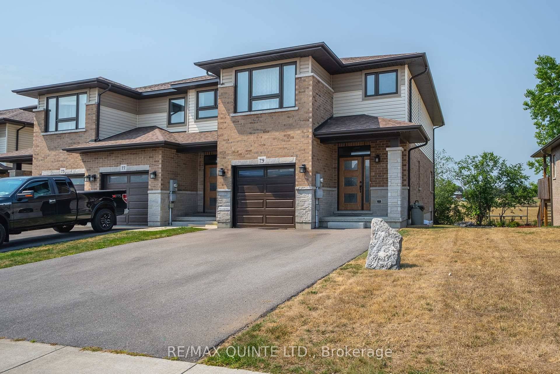 Welcome to 79 Ledgerock Court, a beautiful end unit Cranberry model townhome in the convenient, desirable, and growing Stonecrest Estates community.