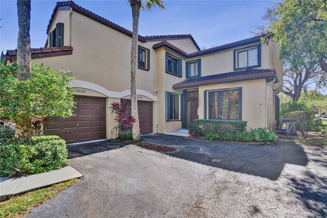 Well maintained original owner 2 bedroom, 2 bath first floor corner garden home in the highly sought after Bridgewater community.