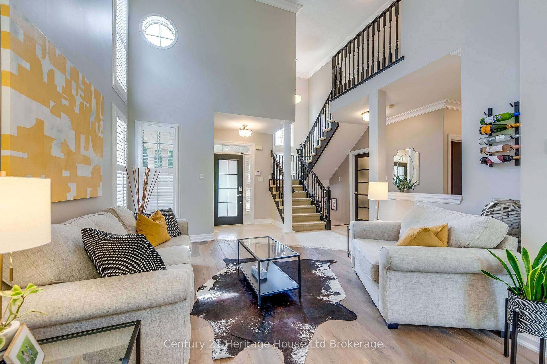Own a piece of paradise, luxury living at its finest in this established area an updated home nestled within the tranquil town of Dundas, quiet streets surrounded by conservation parks ...