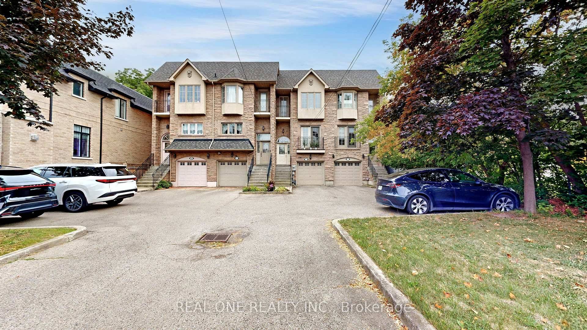 Extremely Rare Large Freehold Townhome In Prestigious Willowdale East, No POTL Fees !