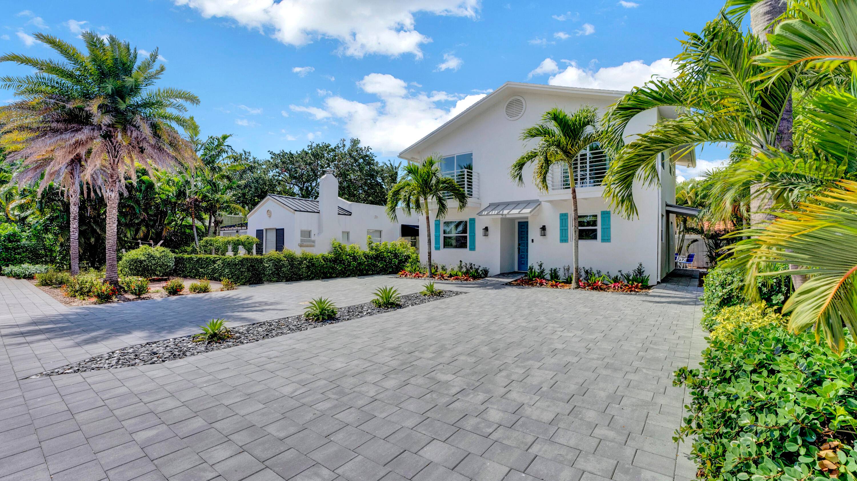Two homes, one lota just half a mile from Atlantic Ave and a mile to the ocean !