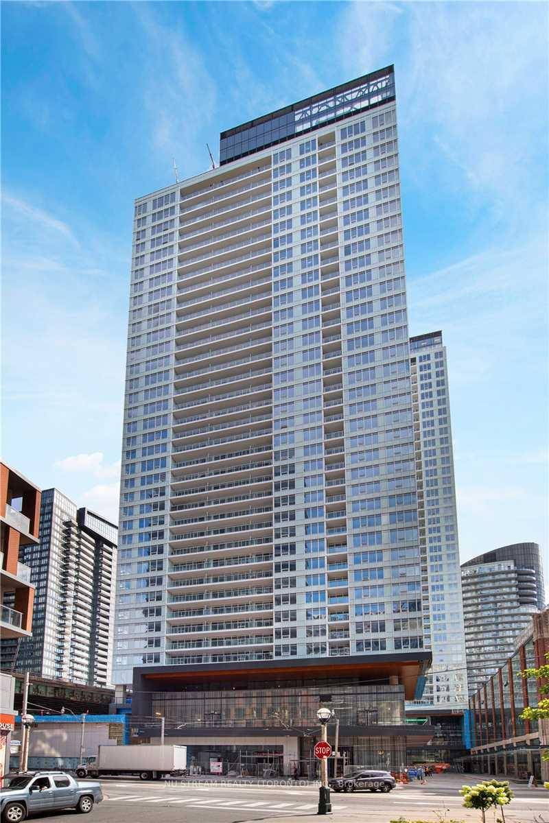 Open Concept Living amp ; Dining, High End Luxury Finishes, Built In Appliances, Quartz Countertops, Mable Backsplash, Led Lights.