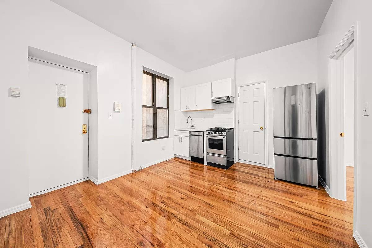 Welcome to 274 Mott ! This is a spacious Sunny 2 Bedroom Apartment in the heart of NoLita !