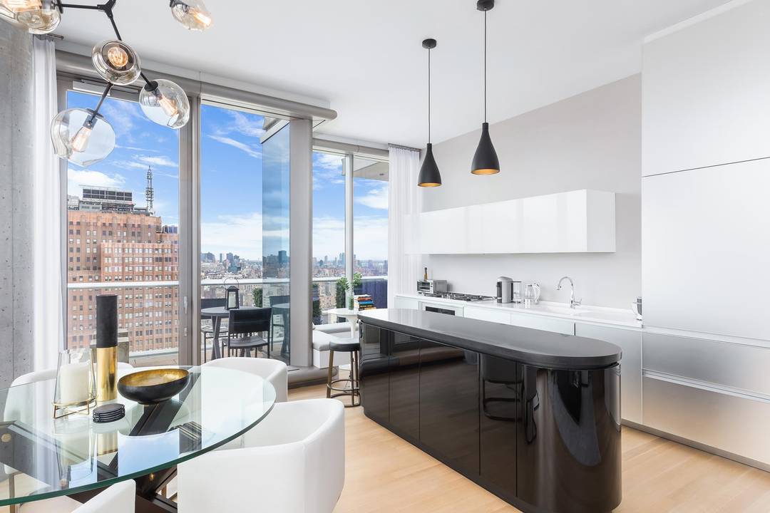 Rising above the Tribeca skyline, 56 Leonard Street is a landmark of contemporary architecture and urban sophistication.