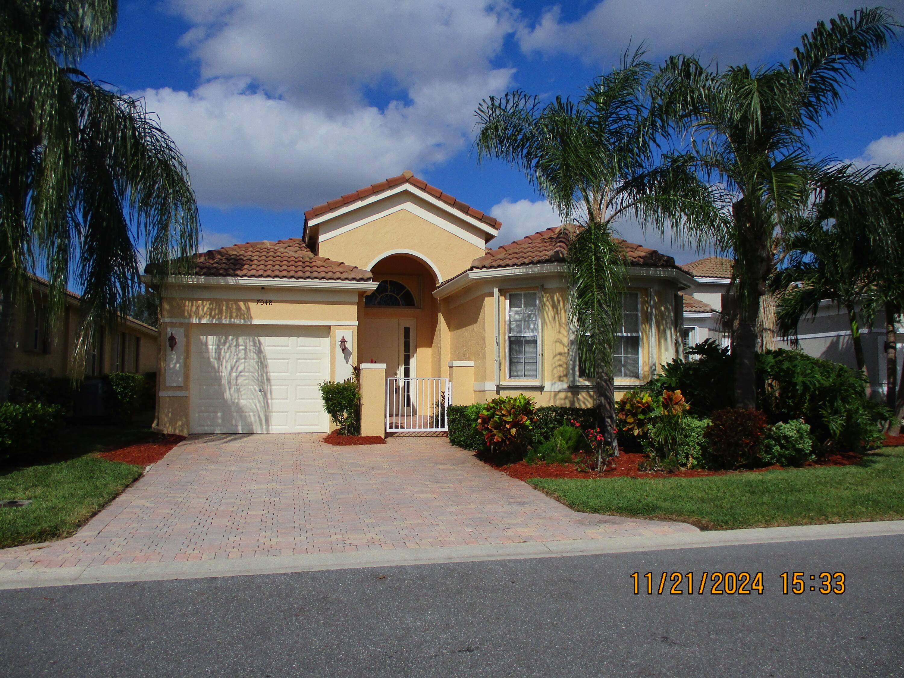 Priced to sell VERY MOTIVATED SELLER lowest priced Home in the community one of the most popular models 2br 2bath plus Den High Ceilings split floor plan Walk in closets ...