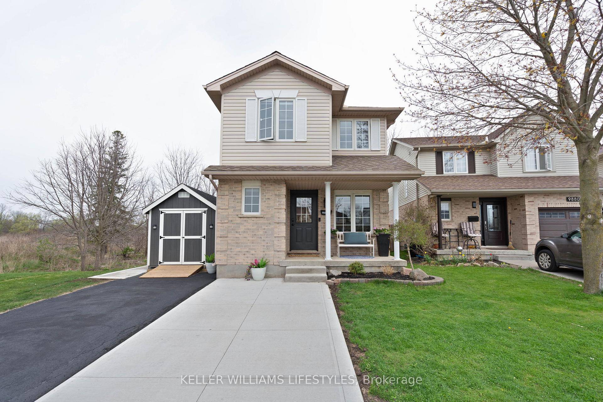 Located on a quiet cul de sac in a family friendly neighbourhood, this well maintained home backs onto green space, offering privacy, natural views, and no rear neighbours.
