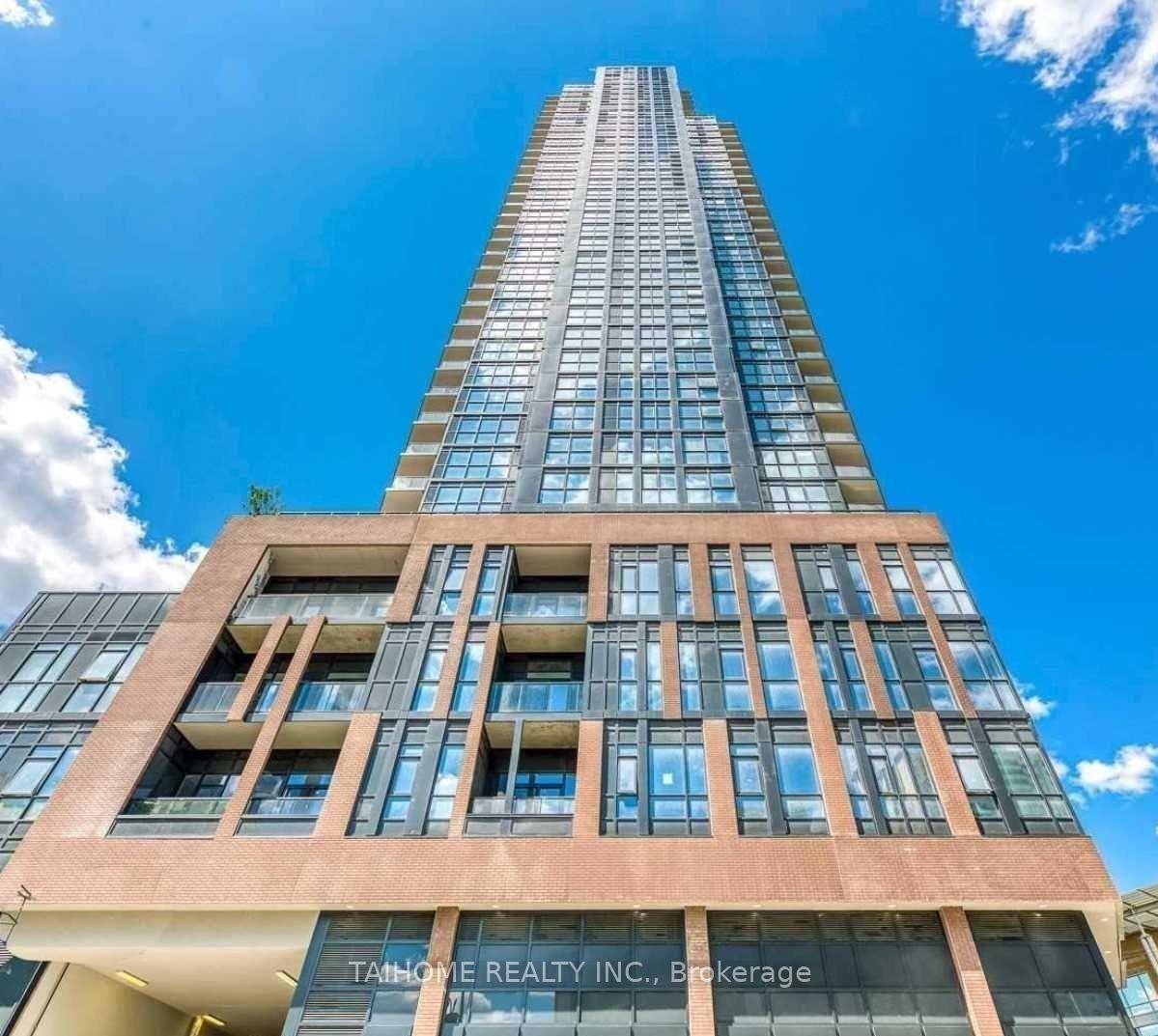 Prime location, with access to UT and TMU, the Wellesley subway station and Sherbourne subway station, 2 bed unit, a corner unit with spacious wraparound balcony, providing unobstructed views and ...