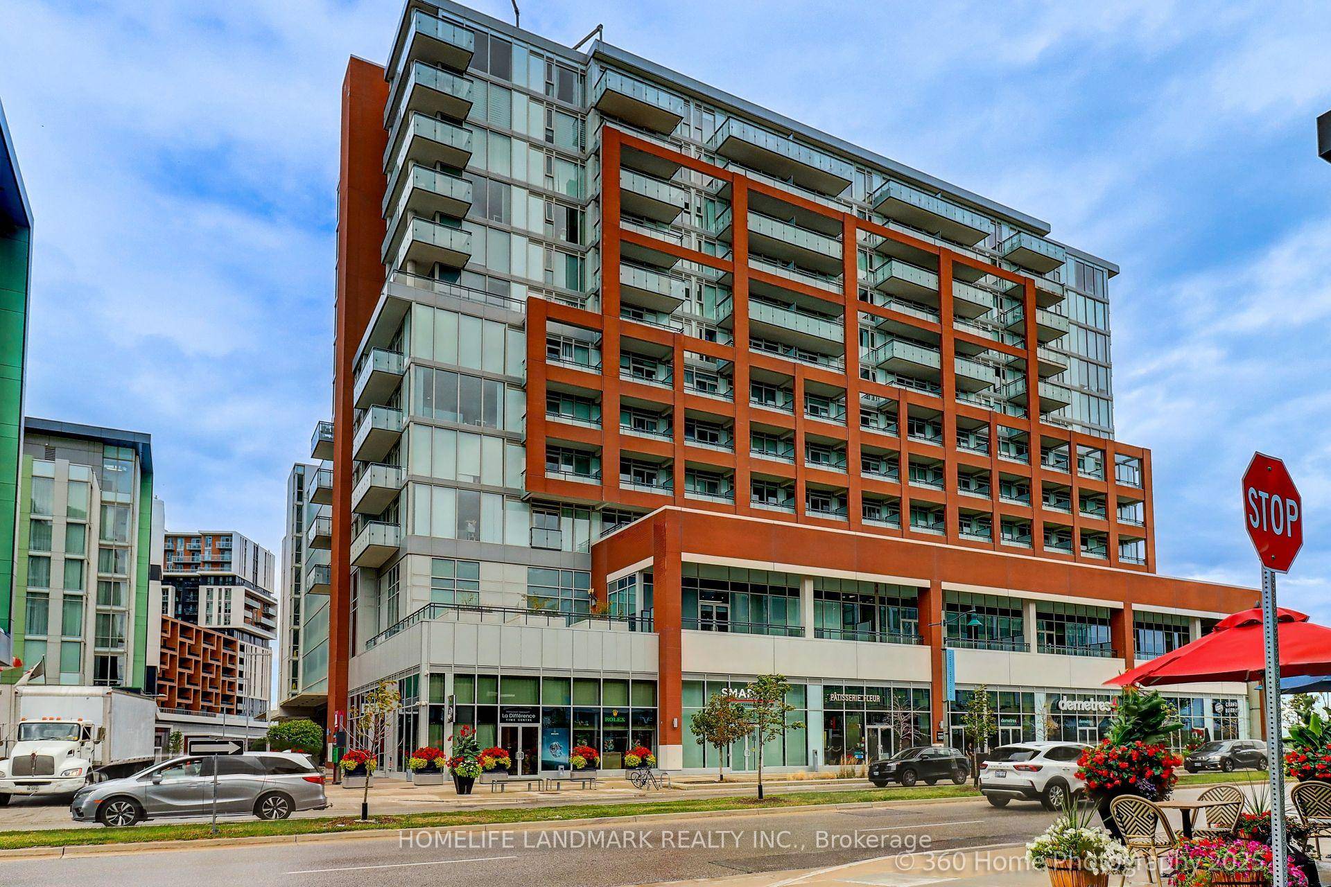 Well maintained 1 1 Bed, 2 FULL Bathroom unit with SUPERIOR LAYOUT compared to other units in the building.