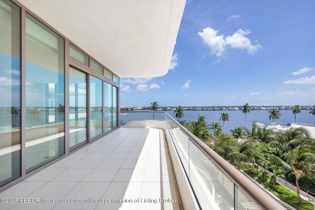 Residence 504 at La Clara presents an exceptional opportunity to own in one of West Palm Beach's most sought after waterfront buildings.