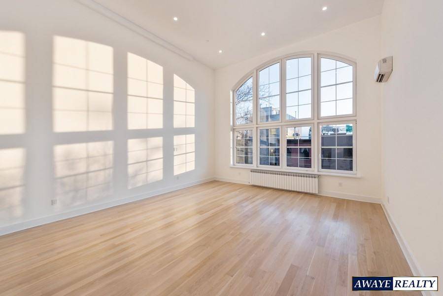 Enter into contract by the end of this month and buyers receive 50K closing cost credit and selling agent receives 25K in addition to YOUR commission Welcome to The Huntington ...