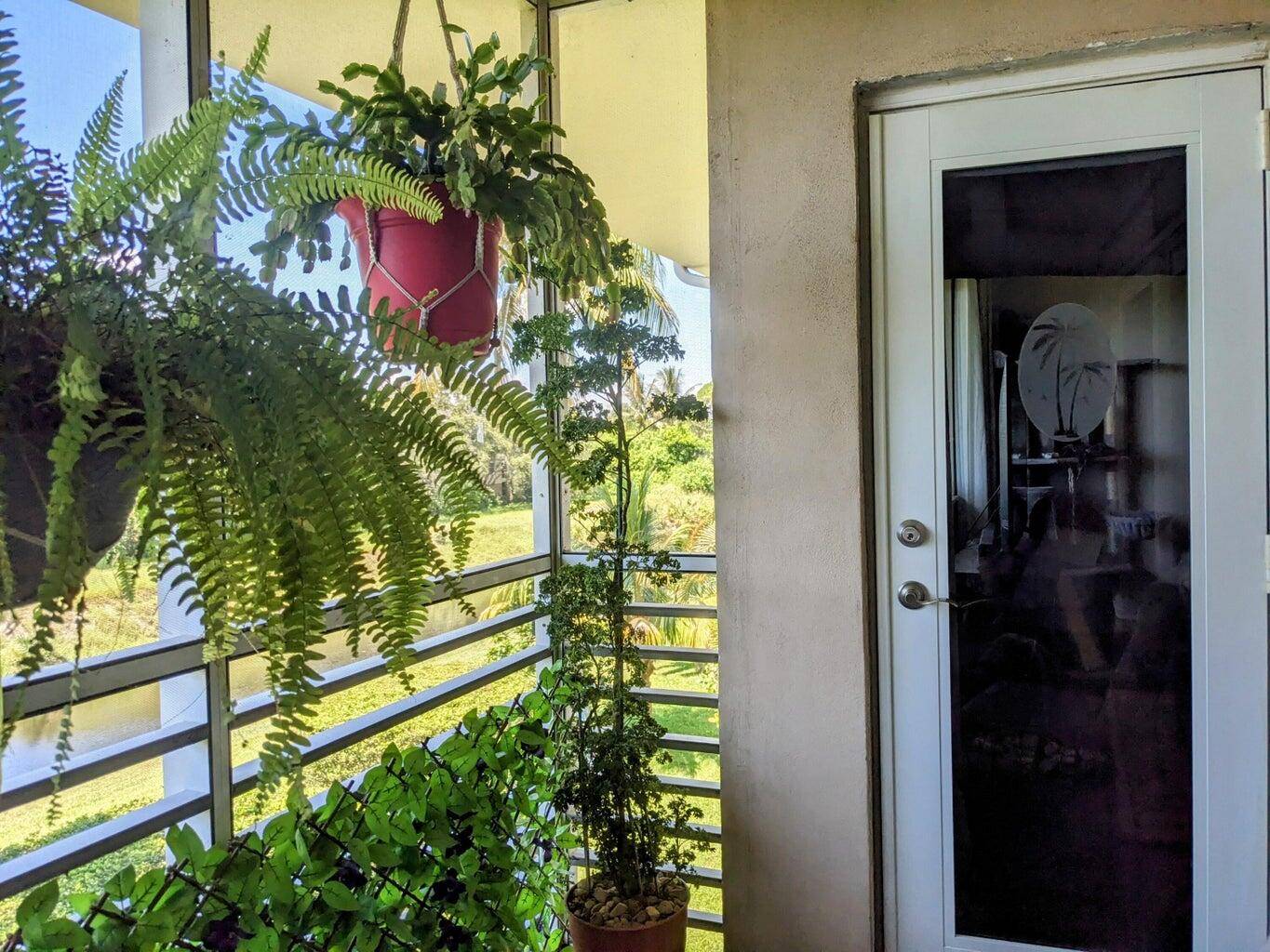 This beautiful unit in Lake Clarke Gardens can be yours for just 50, 000.