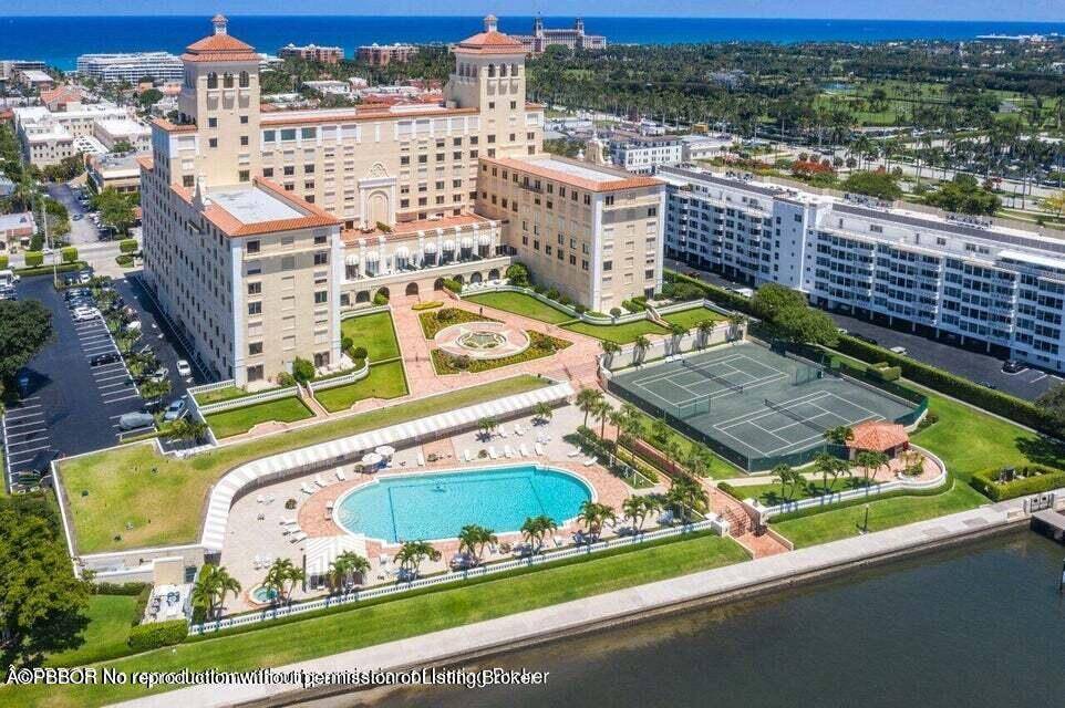 Great opportunity, this Palm Beach Biltmore 2BR 2BA offers spectacular Intracoastal waterway views as well as Ocean and town views.