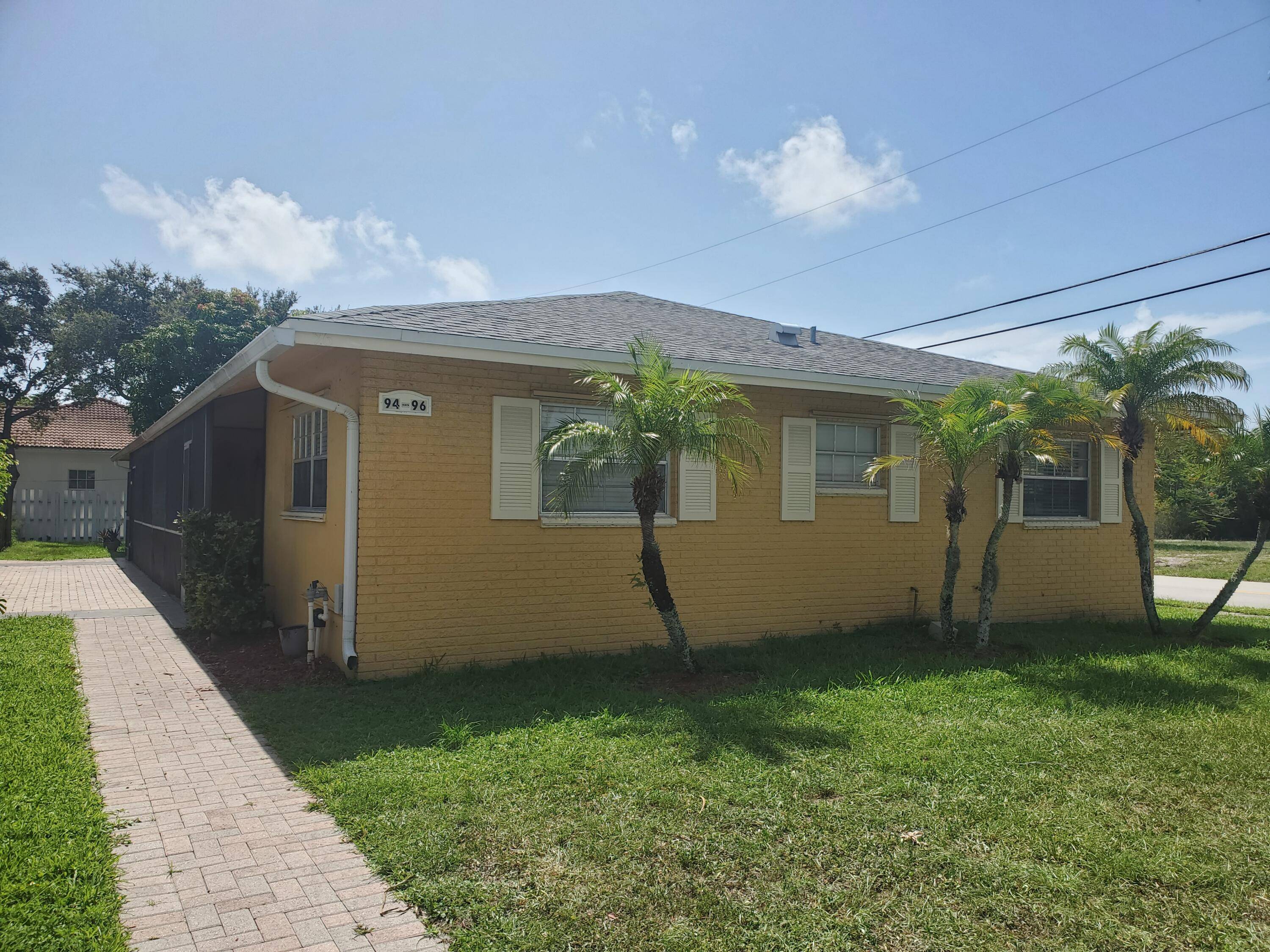4 unit building, fully leased, great long term tenants, steady income, newer roof and appliances, renovated units with newer appliances, two laundry rooms, parking lot, central location, just 2 ml ...