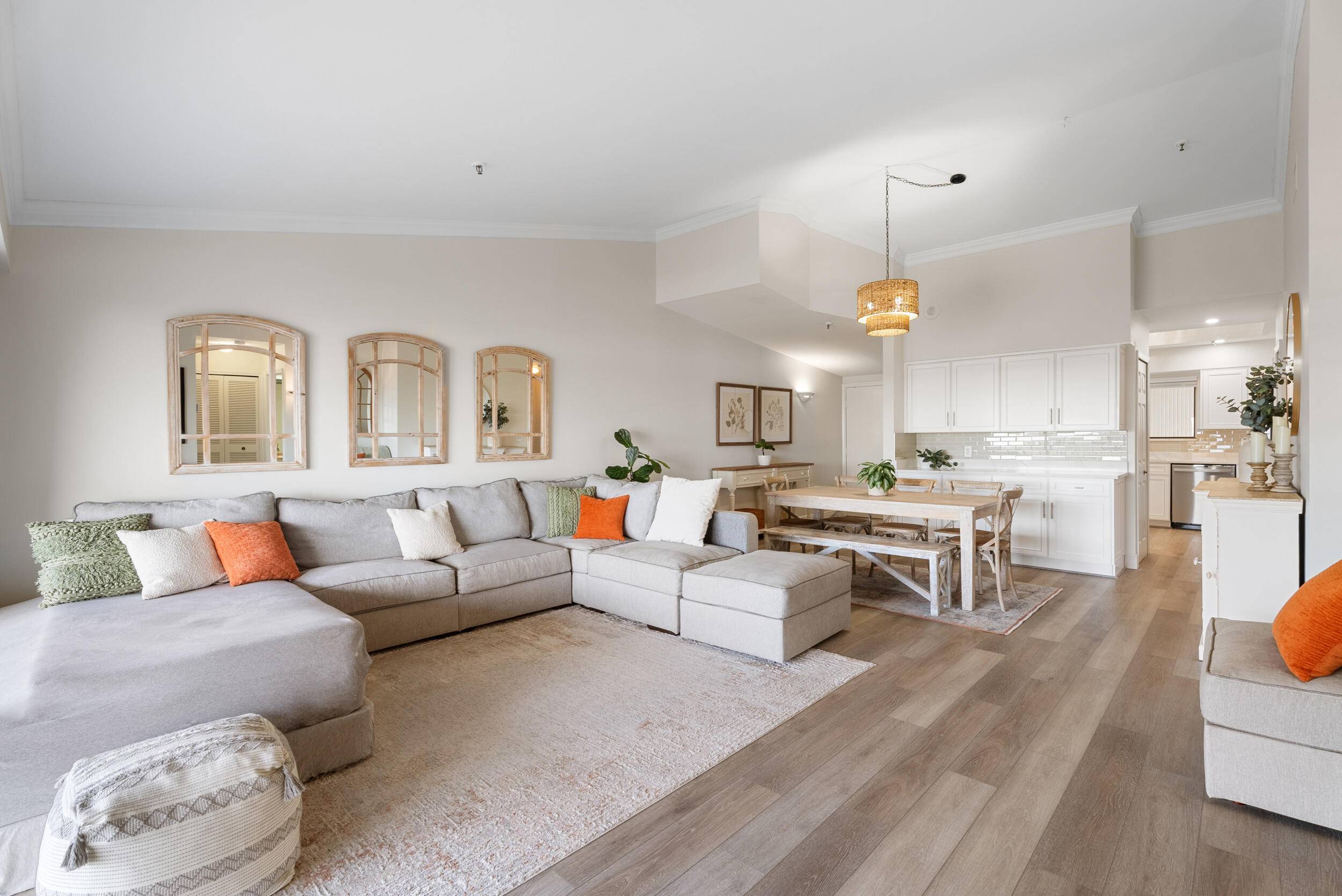 This 5th floor penthouse has complete privacy with no neighbor on either side !