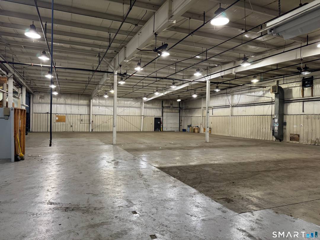 Free standing 27, 000 SF industrial facility on 3.