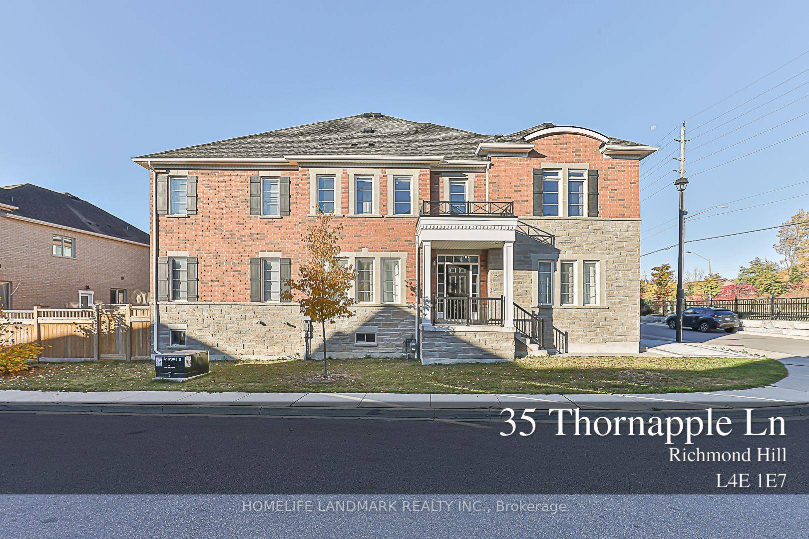Welcome to this stunning 5 year old Freehold Townhouse in the sought after Oak Knoll Community by Acorn.