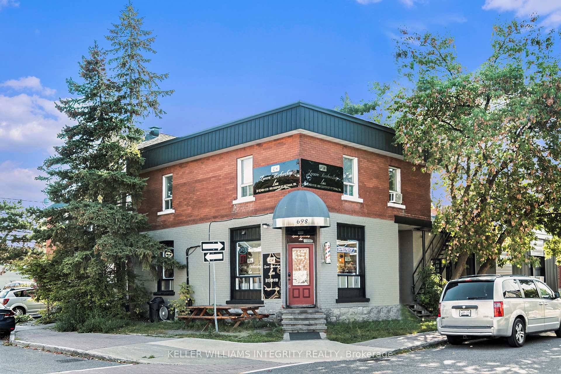 Looking for an updated 3 bedroom apartment in the heart of Centretown ?