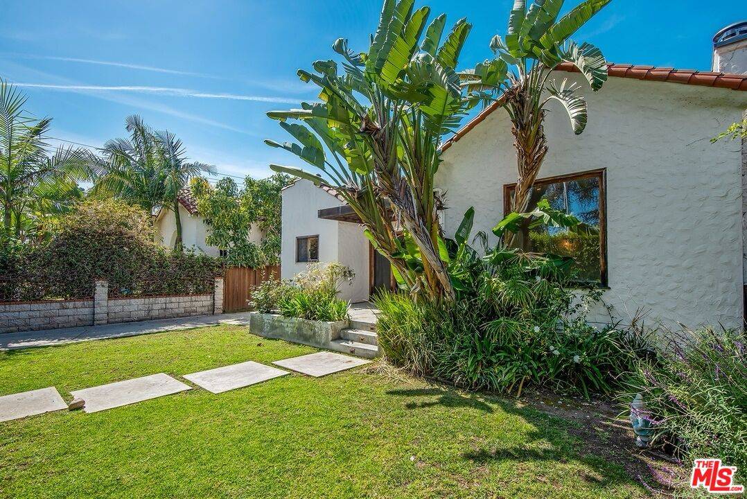 411  N Kings Rd 3BR Beverly Grove La
