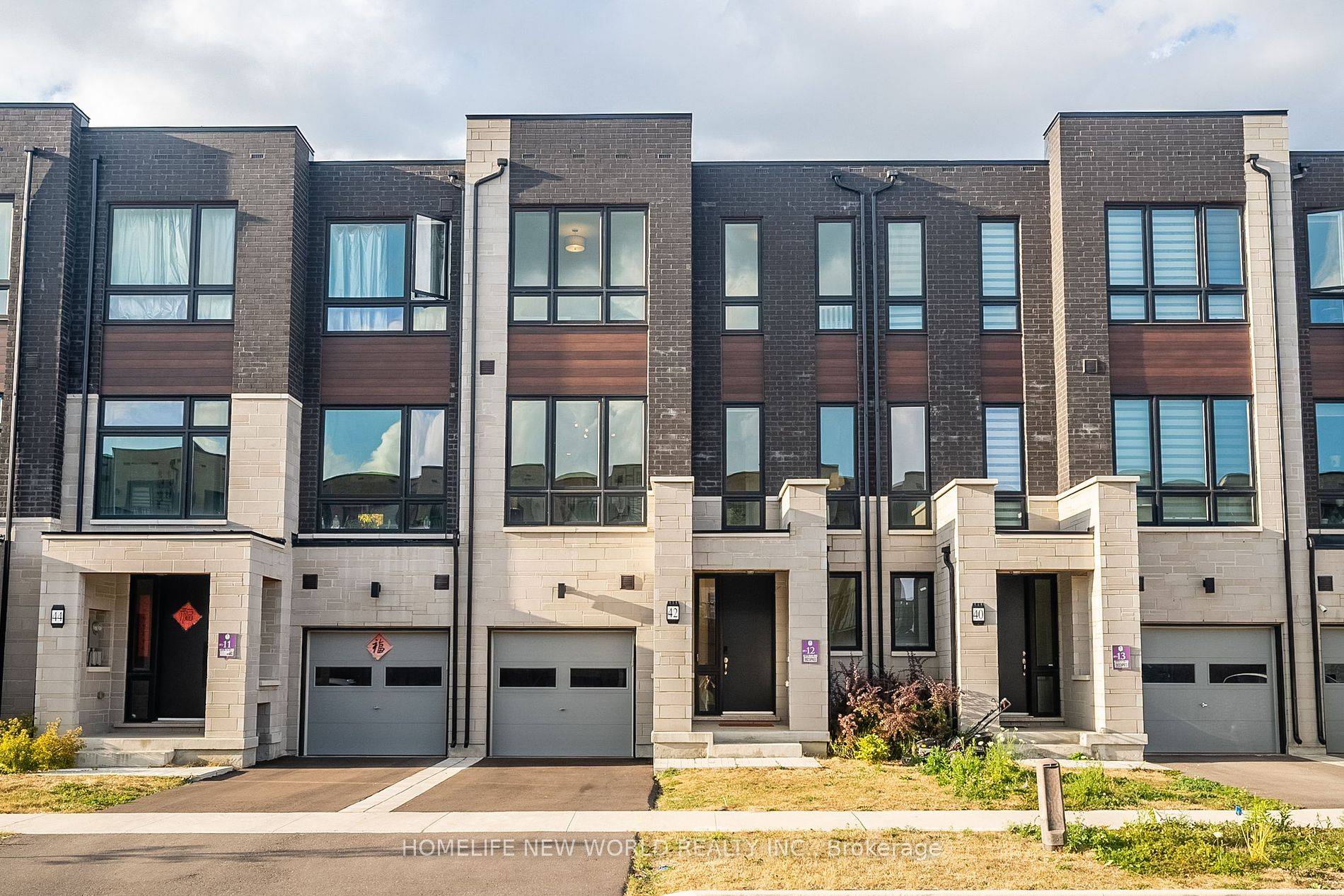 Rarely Rarely Offered Abbey Lane 3 Storey Freehold Luxurious, Spacious Modern Townhome, 2819SF Living Space Ground Main 3rd Additional BSMT, No plot fee, Nearly 23' Wide Back Into Forest Ravine ...
