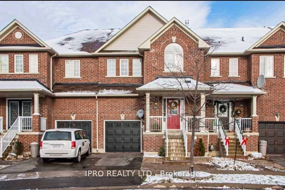 Welcome to this spacious and beautifully maintained 3 bedroom, 4 bathroom freehold townhouse nestled in Miltons sought after Clarke neighbourhood.