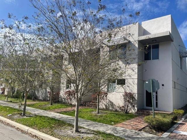MODERN TWO STORY TOWNHOUSE, NICE OPEN KITCHEN WHIT ISLAND GRANITE COUNTERTOPS, STAINLESS STEEL APPLIANCES, HALF BATH DOWNSTAIR, IMPACT WINDOWS AND DOOR, CONVENIENTLY LOCATED MINUTES FROM HOLLYWOOD BEACH AND FORT LAUDERDALE ...