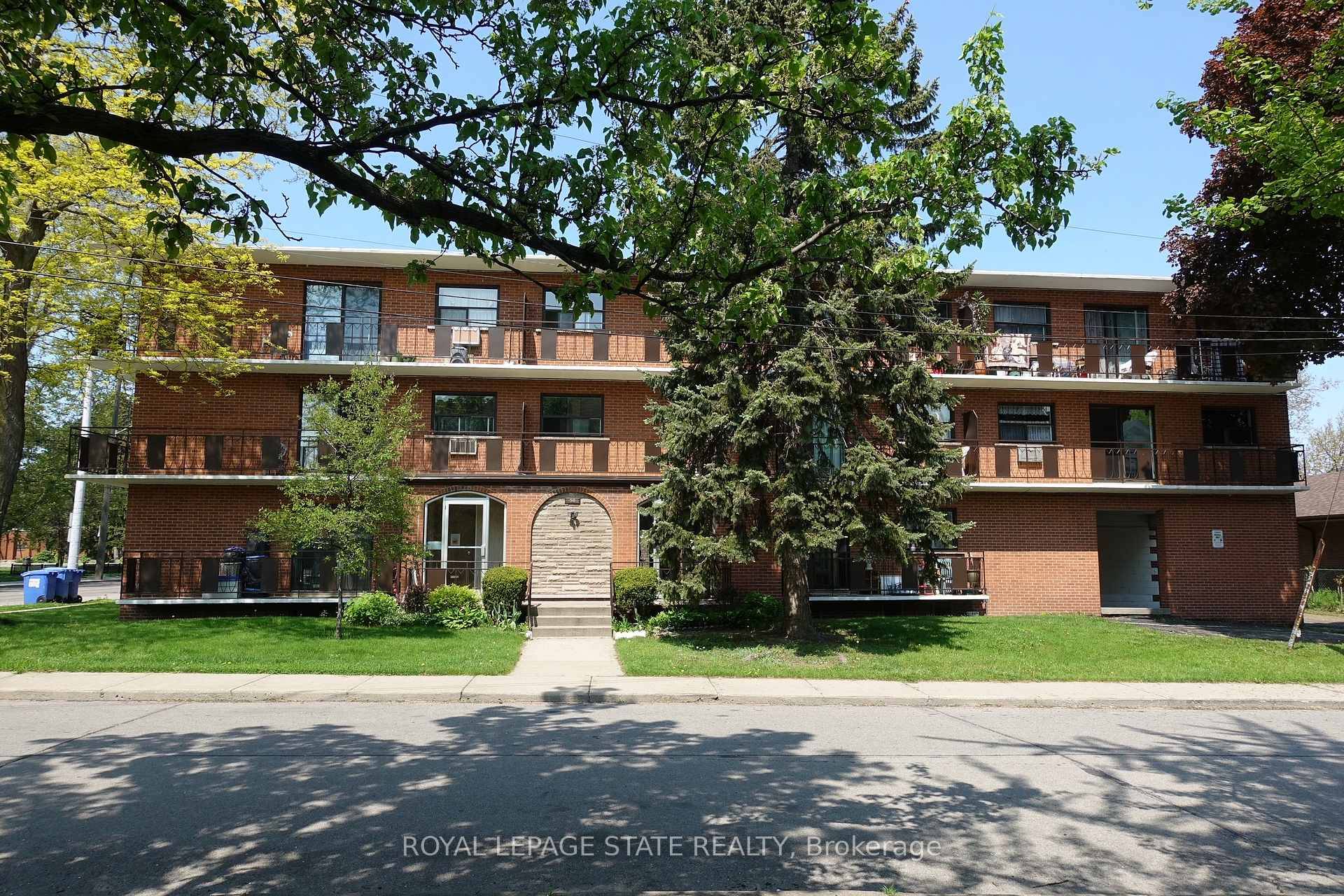 Welcome to this newly renovated one bedroom unit overlooking beautiful Gage Park.