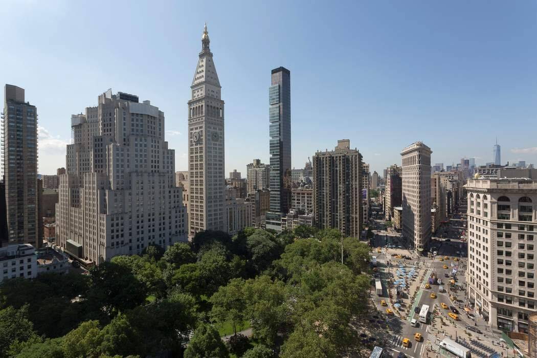 Expansive Park Facing Residence at 212 Fifth Avenue Welcome to one of the most coveted addresses in Manhattan 212 Fifth Avenue, a boutique prewar condominium overlooking Madison Square Park.