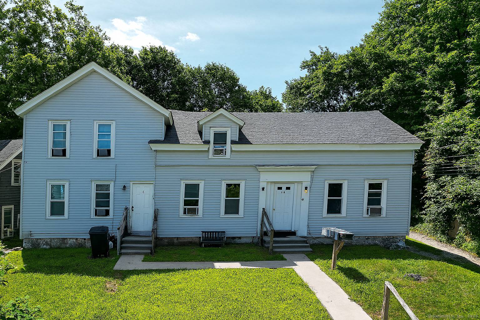 Investor alert ! This professionally managed, fully occupied 5 family property is a rare turn key opportunity delivering strong and consistent cash flow.